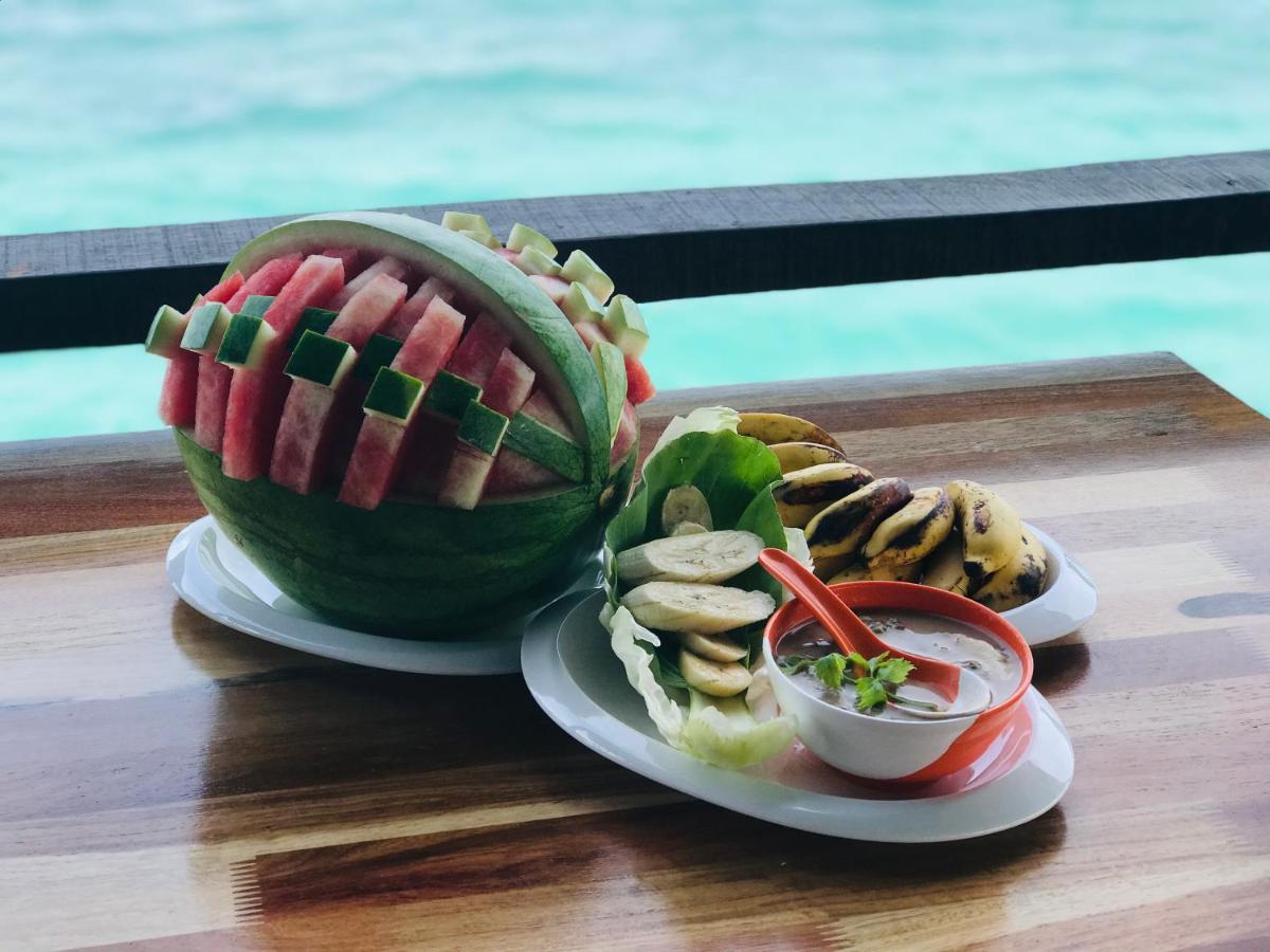 Shun Shun Water Bungalows Hotel Semporna Bagian luar foto