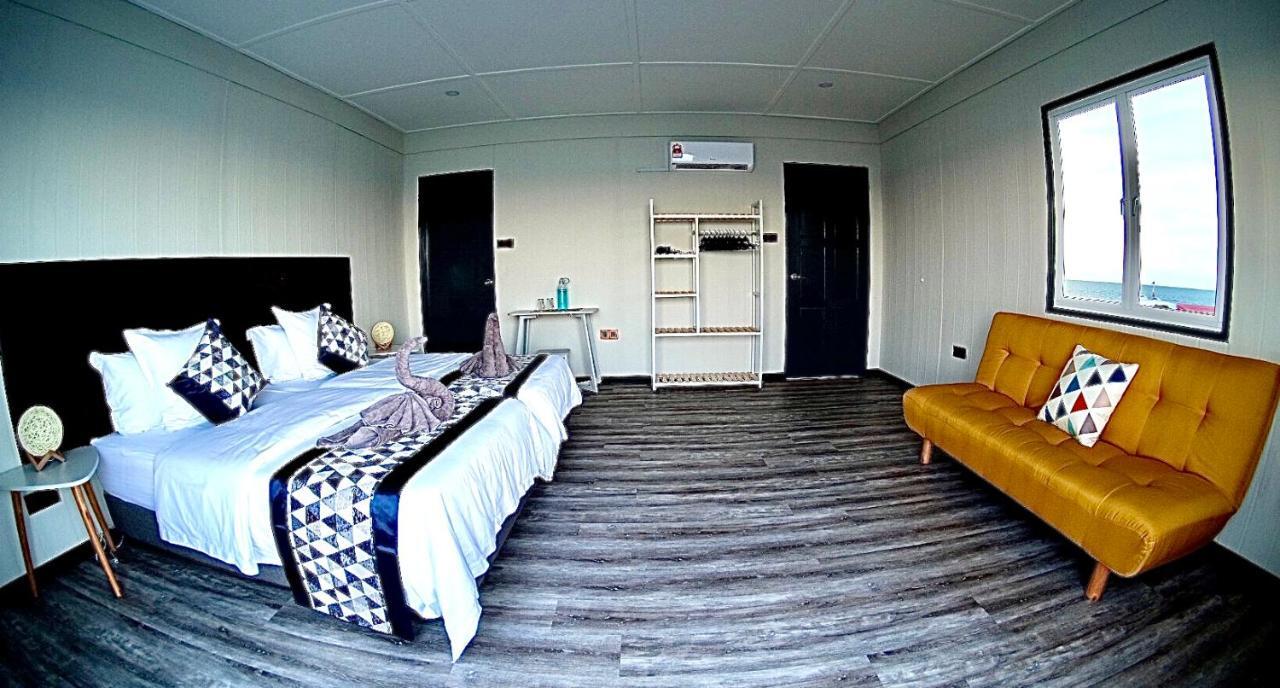 Shun Shun Water Bungalows Hotel Semporna Bagian luar foto