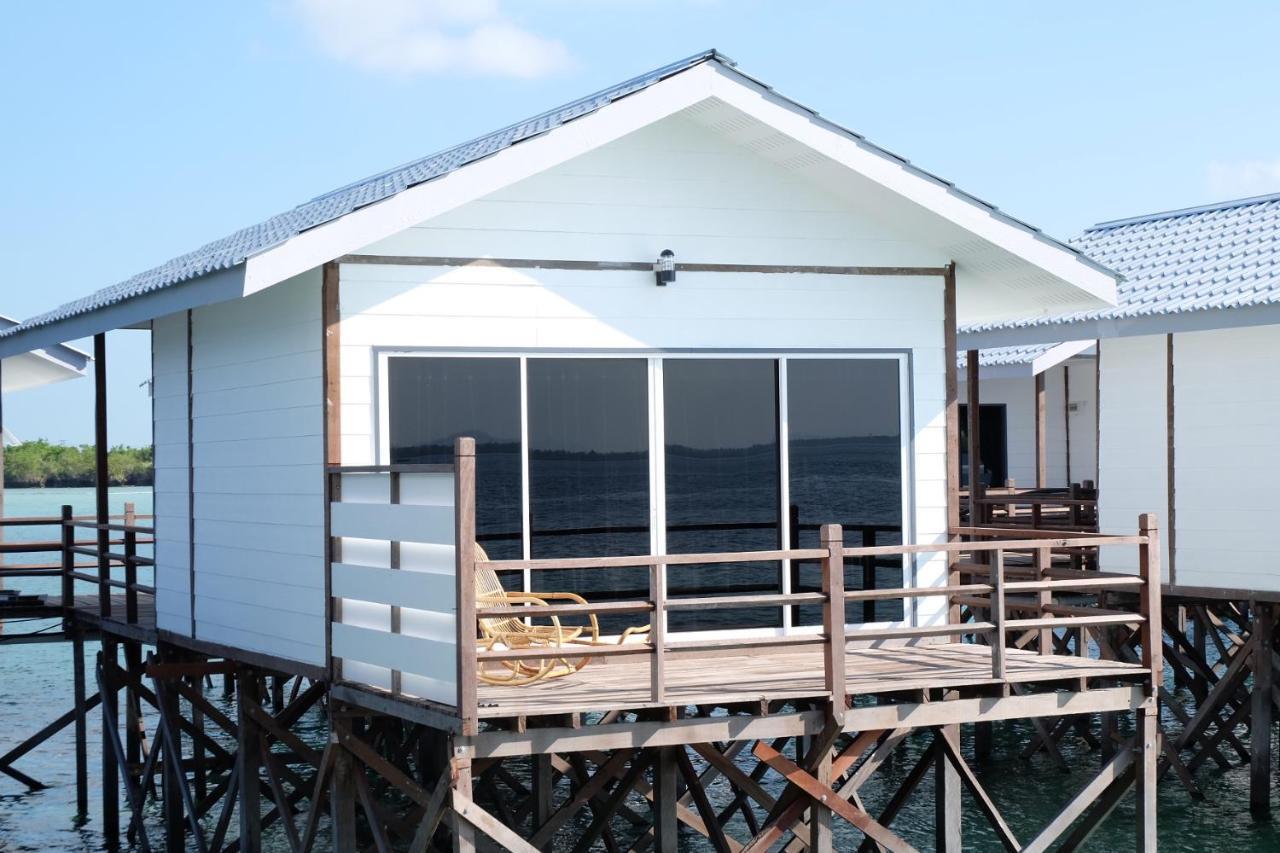 Shun Shun Water Bungalows Hotel Semporna Bagian luar foto