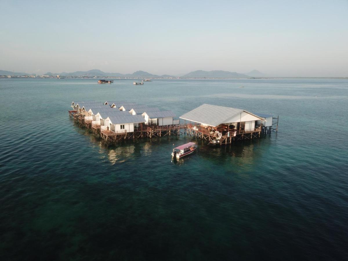 Shun Shun Water Bungalows Hotel Semporna Bagian luar foto