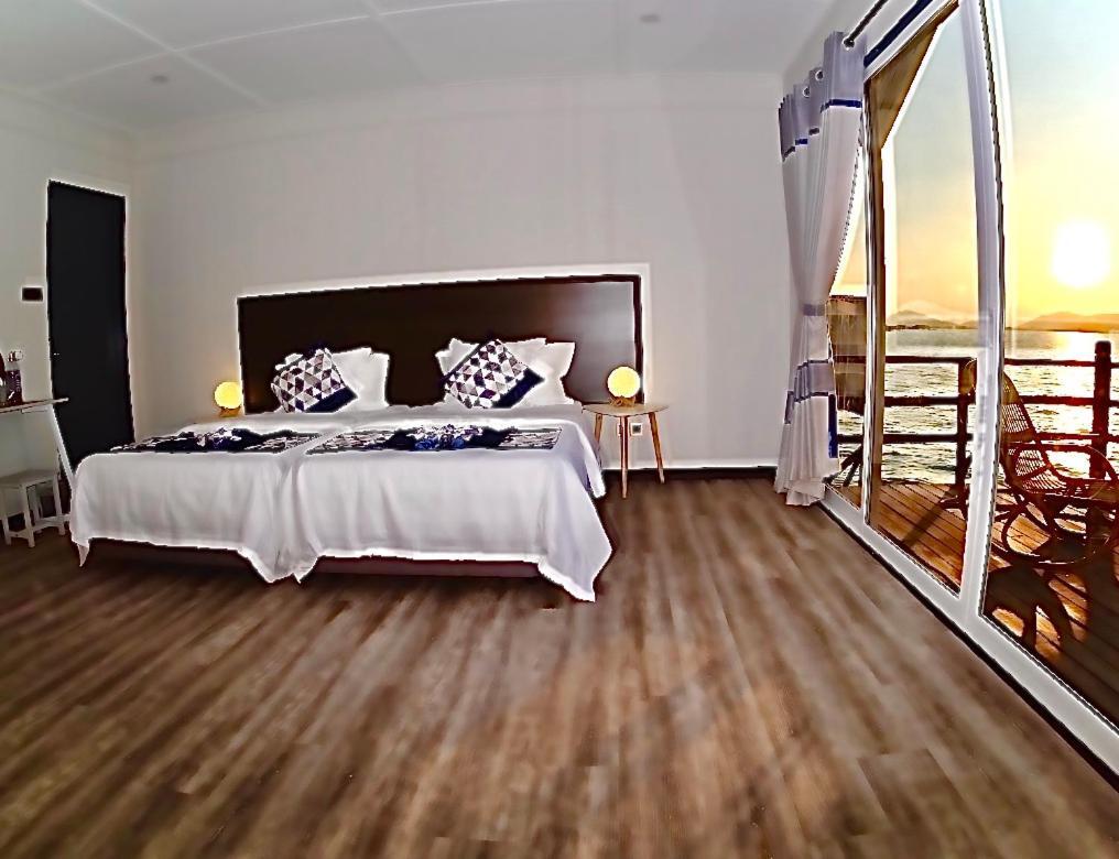 Shun Shun Water Bungalows Hotel Semporna Bagian luar foto