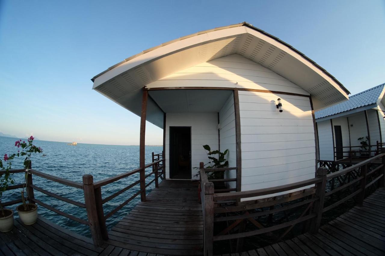 Shun Shun Water Bungalows Hotel Semporna Bagian luar foto